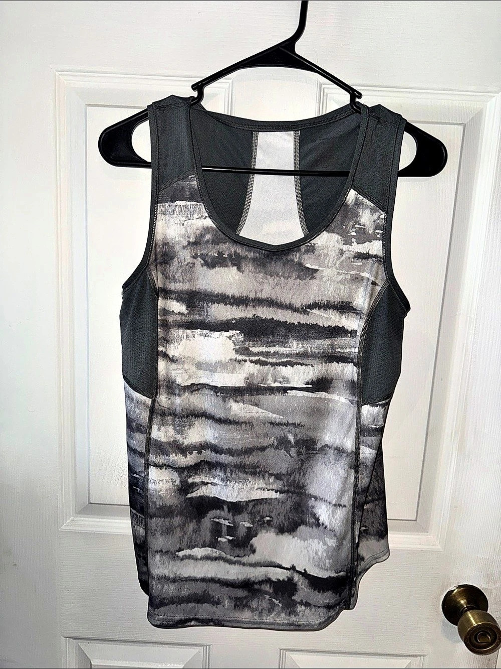 Tek Gear Abstract Athletic Tank in Gray & White